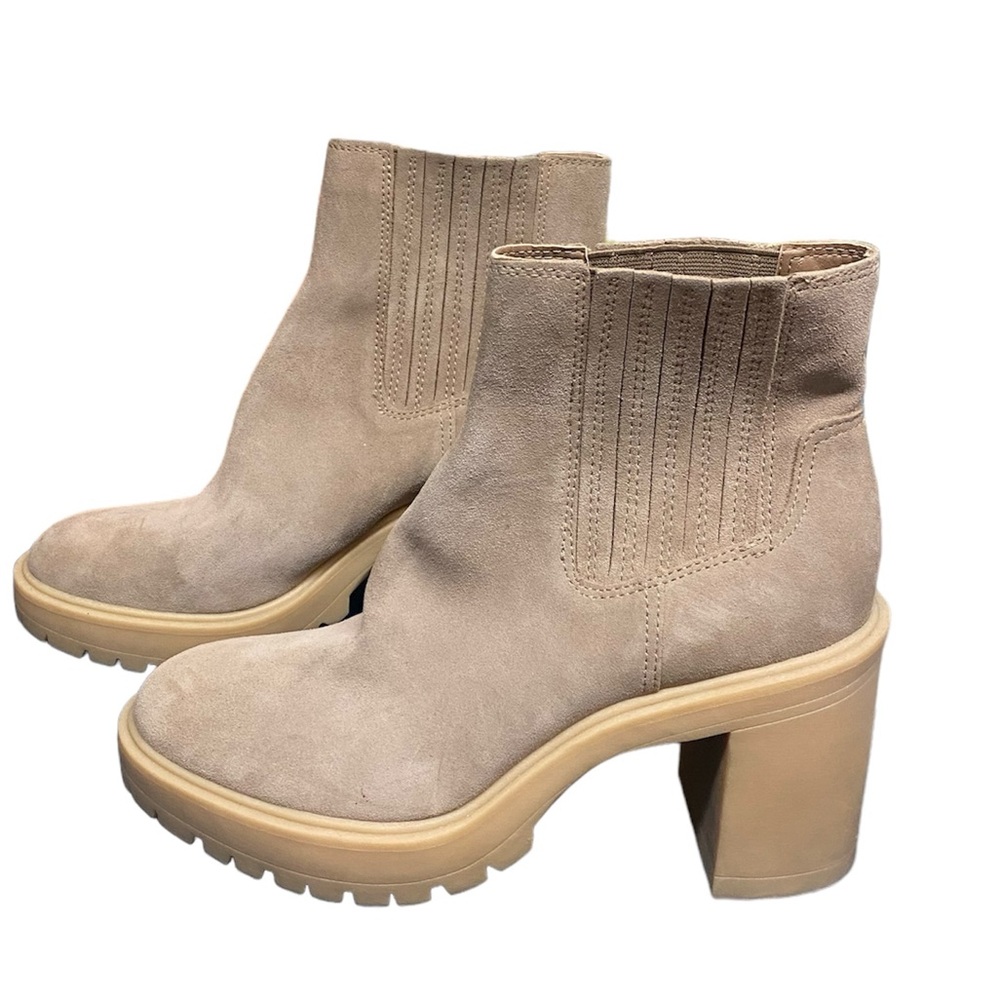 Dolce Vita Womens Caster H2O Waterproof Lug Sole Chelsea Heeled Ankle Boot